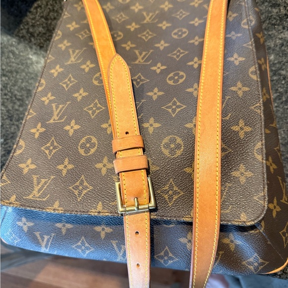 Authentic Louis Vuitton Monogram Musette GM Messenger Crossbody Bag - Picture 5 of 11